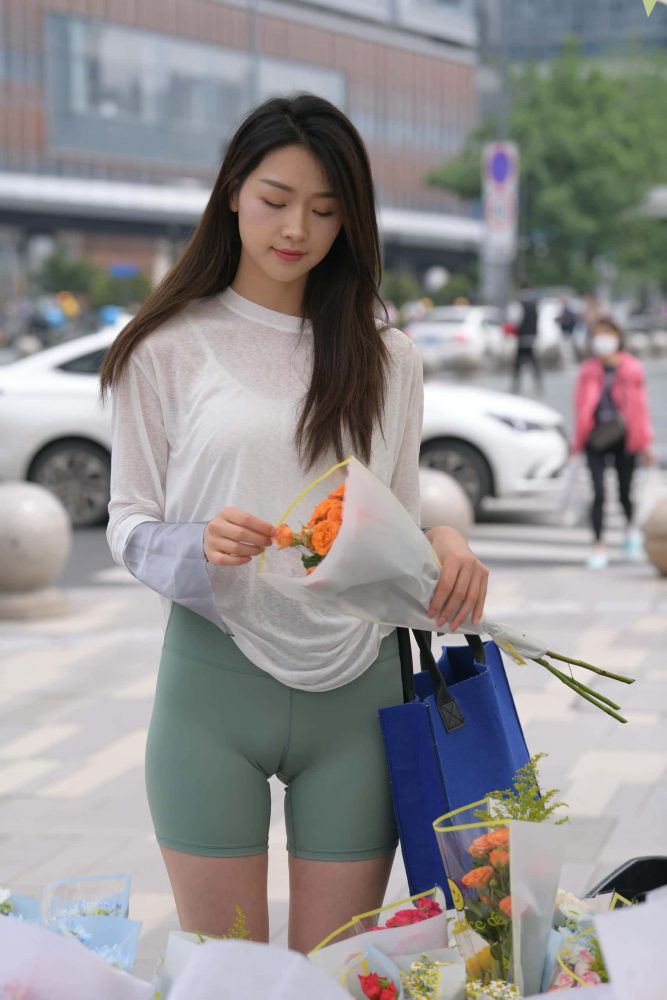 路边买花的白衣长发姑娘【884P】J5726-靓街拍