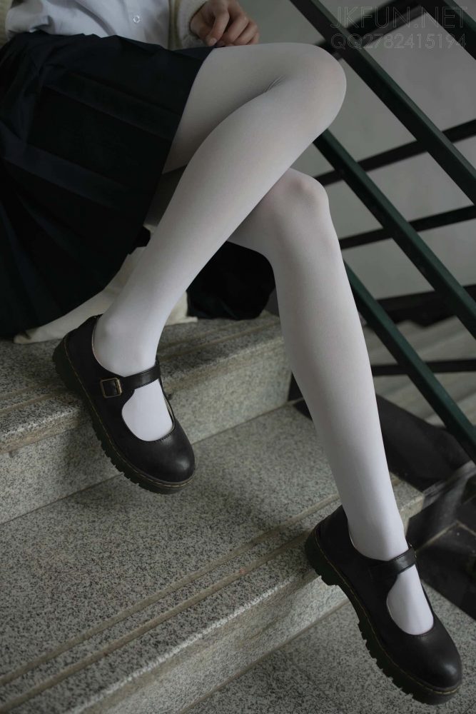 甜美可人的白丝姑娘【127P】J2555-靓街拍