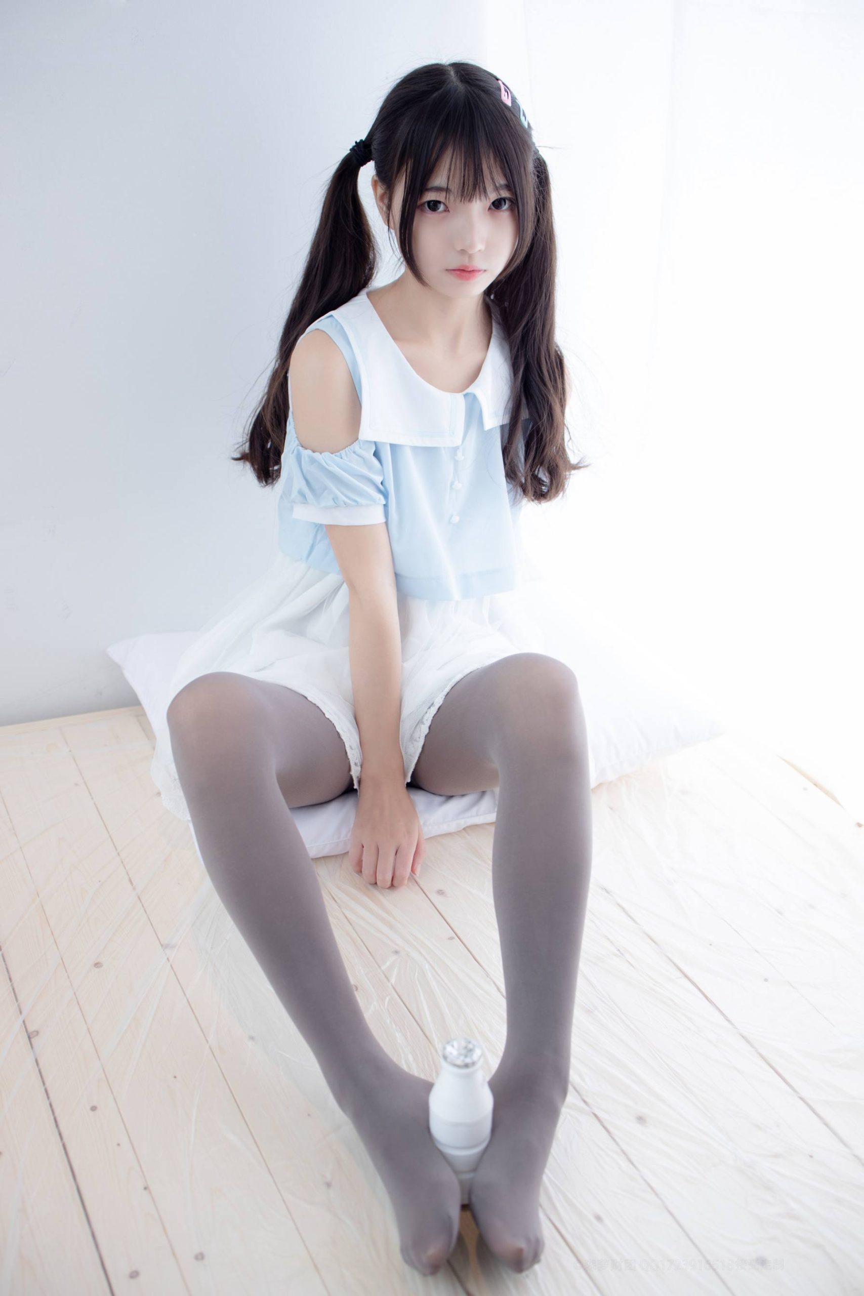 图片[1]-超级甜美的灰丝小姑娘【86P】20005-靓街拍