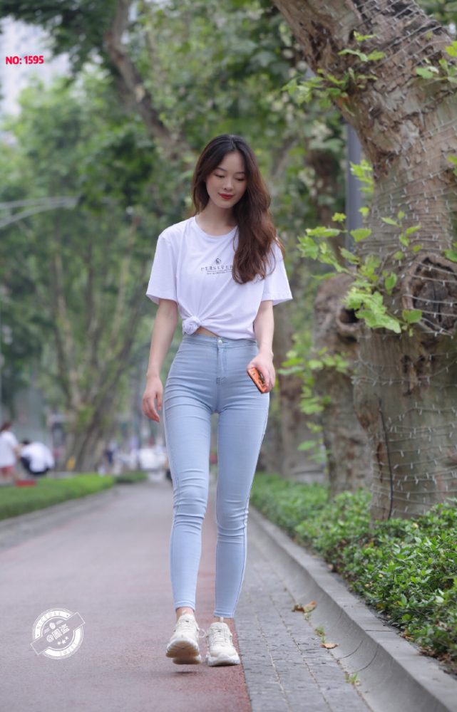 个子非常高的紧身牛仔裤女孩J2065 879P1V-25.5GB-靓街拍