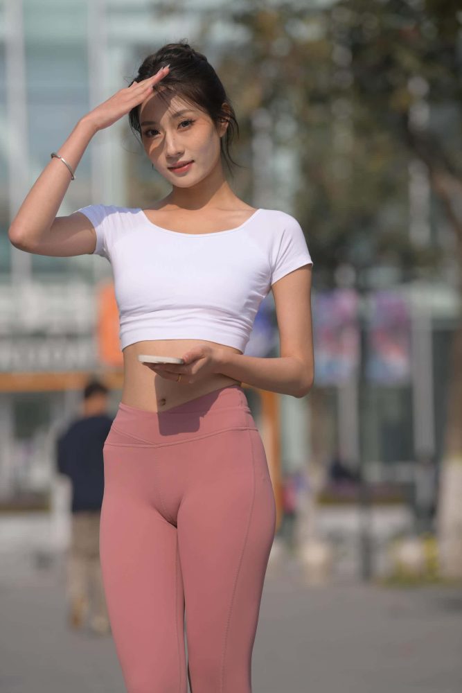 粉红色瑜伽裤女孩【 583P】J4915-靓街拍