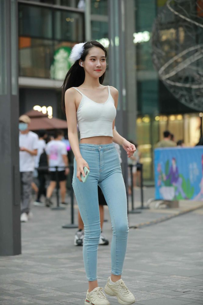 非常漂亮的牛仔裤女孩【98P】J2144-靓街拍