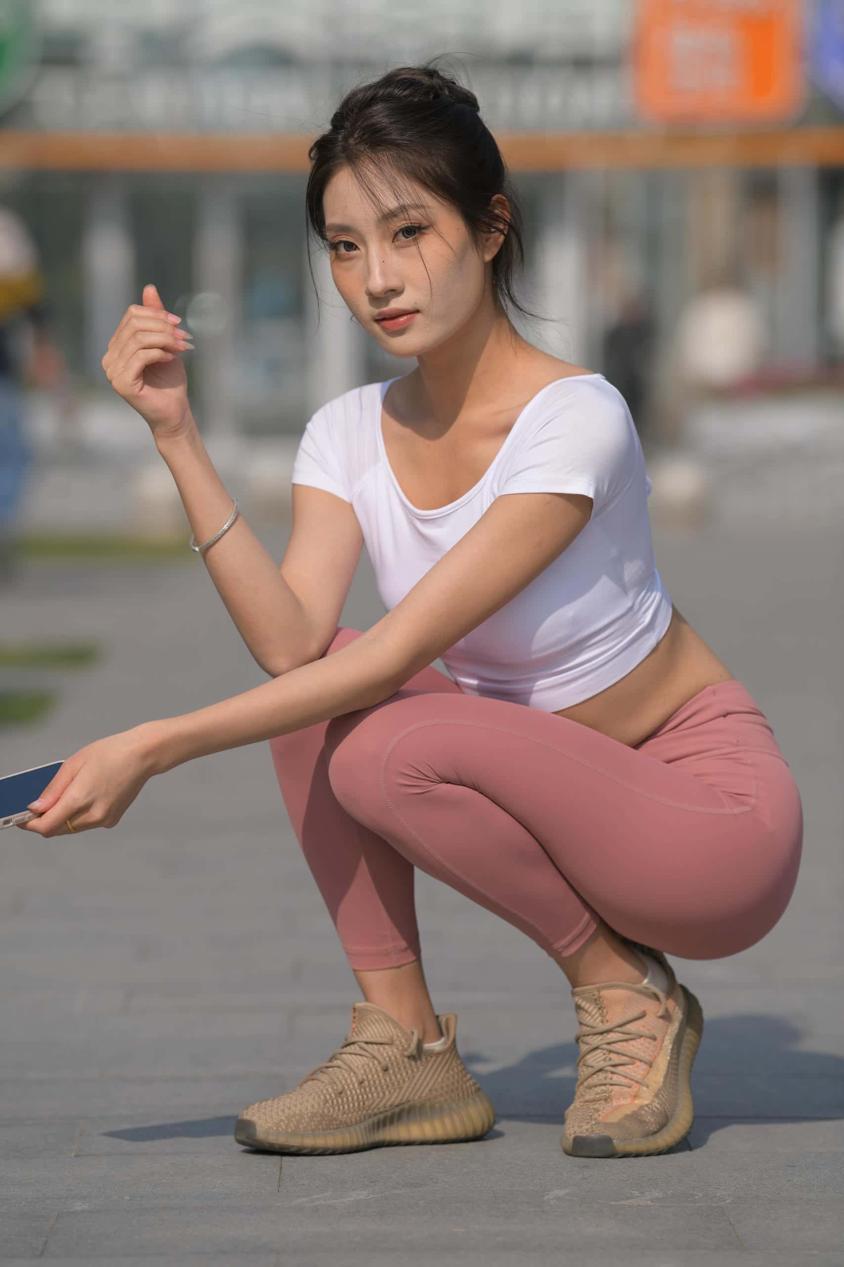 图片[4]-粉红色瑜伽裤女孩【 583P】J4915-靓街拍