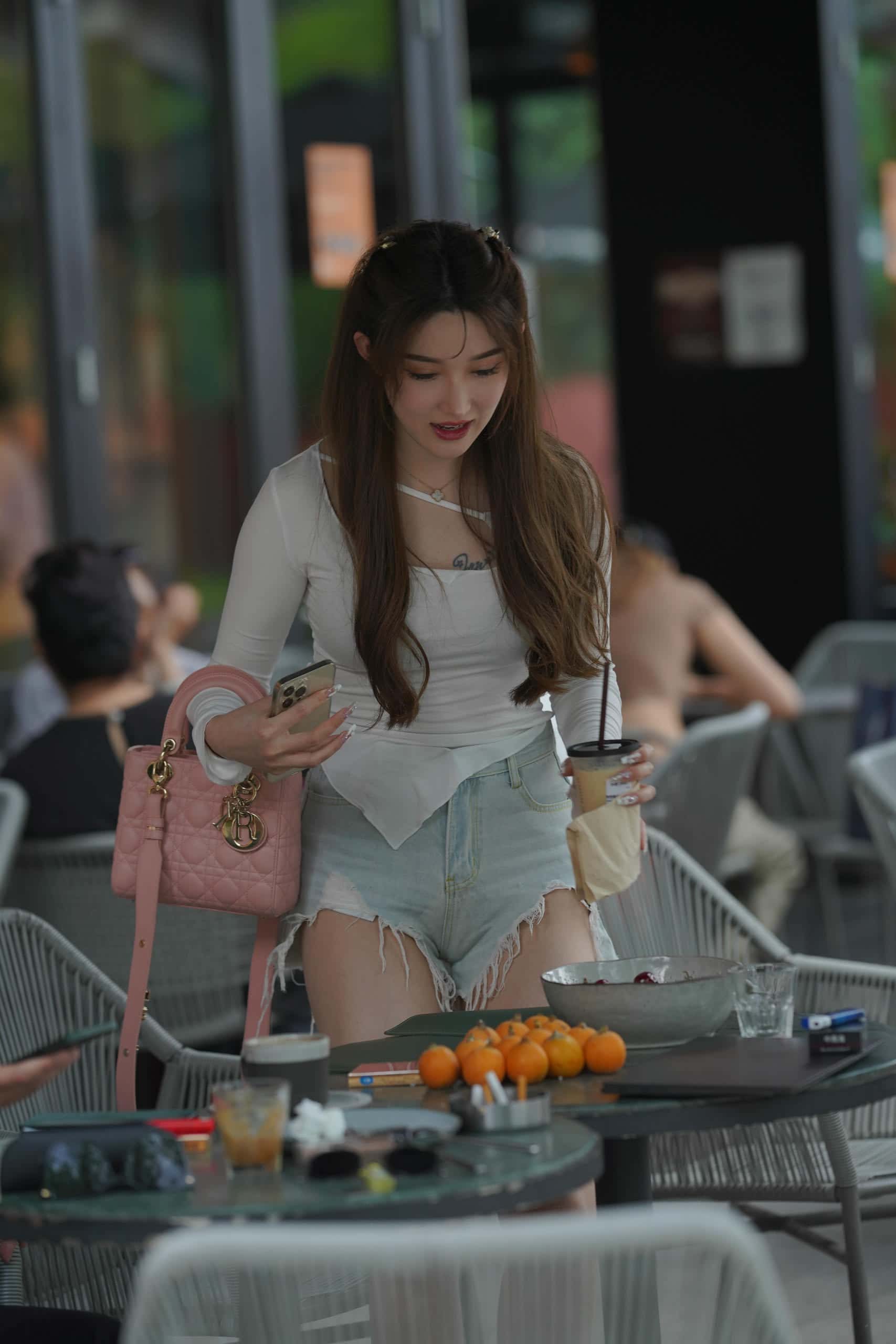 图片[5]-破洞牛仔短裤女孩【217P】J2994-靓街拍