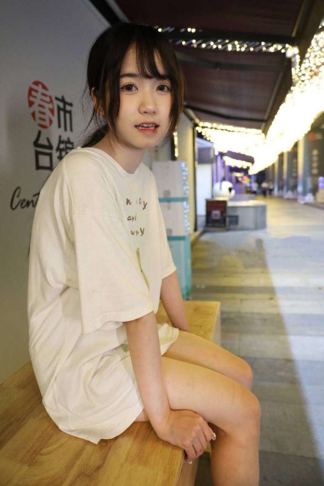喜欢玩电竞的双马尾粉红女孩【65P】20026-靓街拍