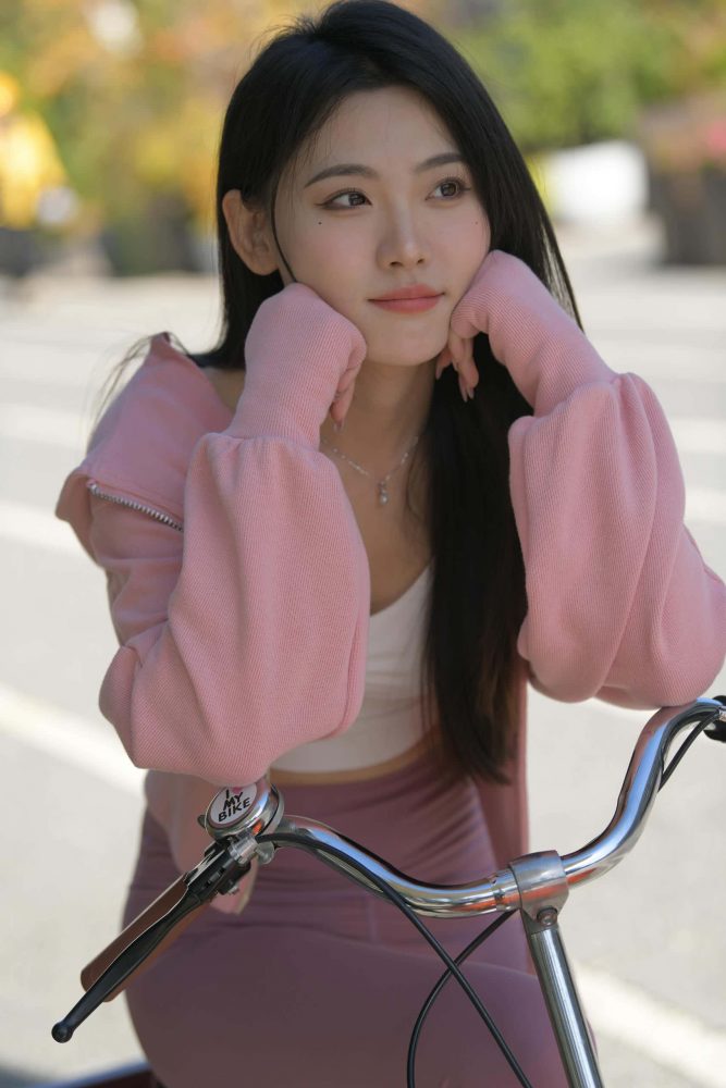 在外面拍照的粉色系女孩【653P】J6238-靓街拍