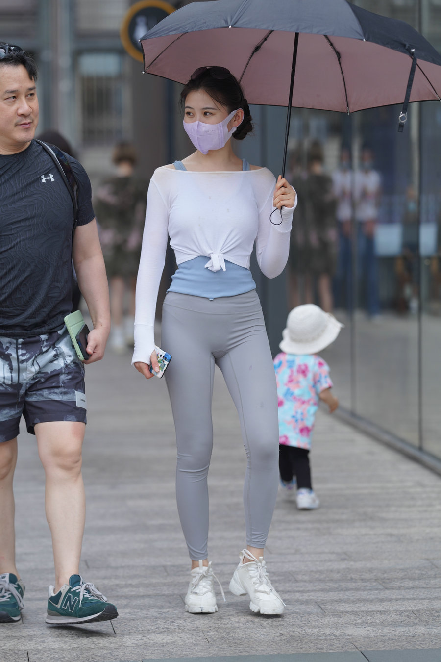 图片[1]-街拍逛街的瑜伽裤小女人  J2874 36P-469MB-靓街拍