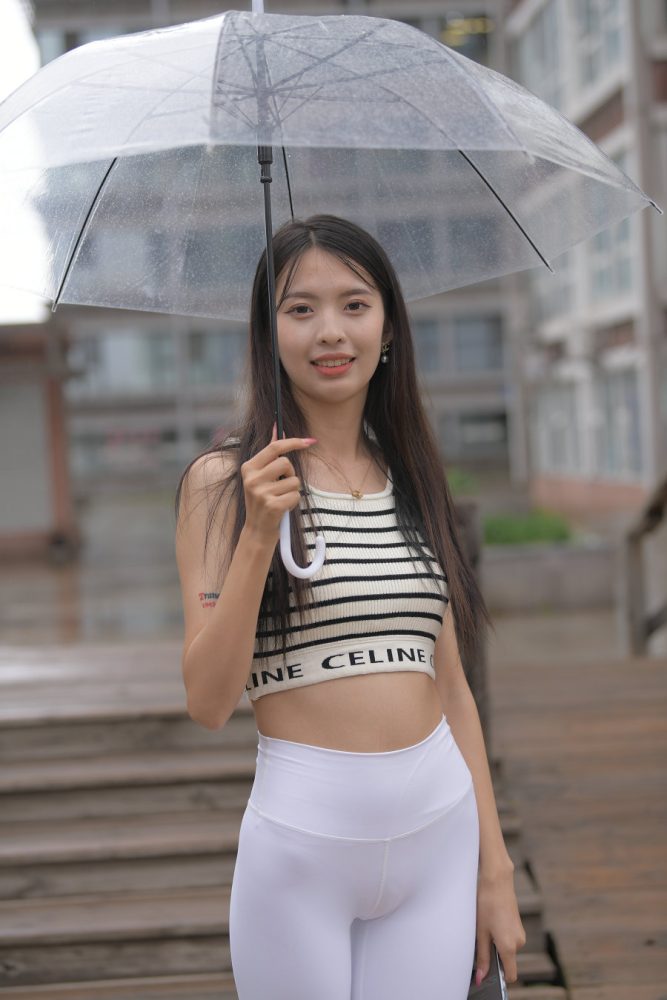 打伞的白色瑜伽裤女孩J2986 622P1V-22.06GB-靓街拍