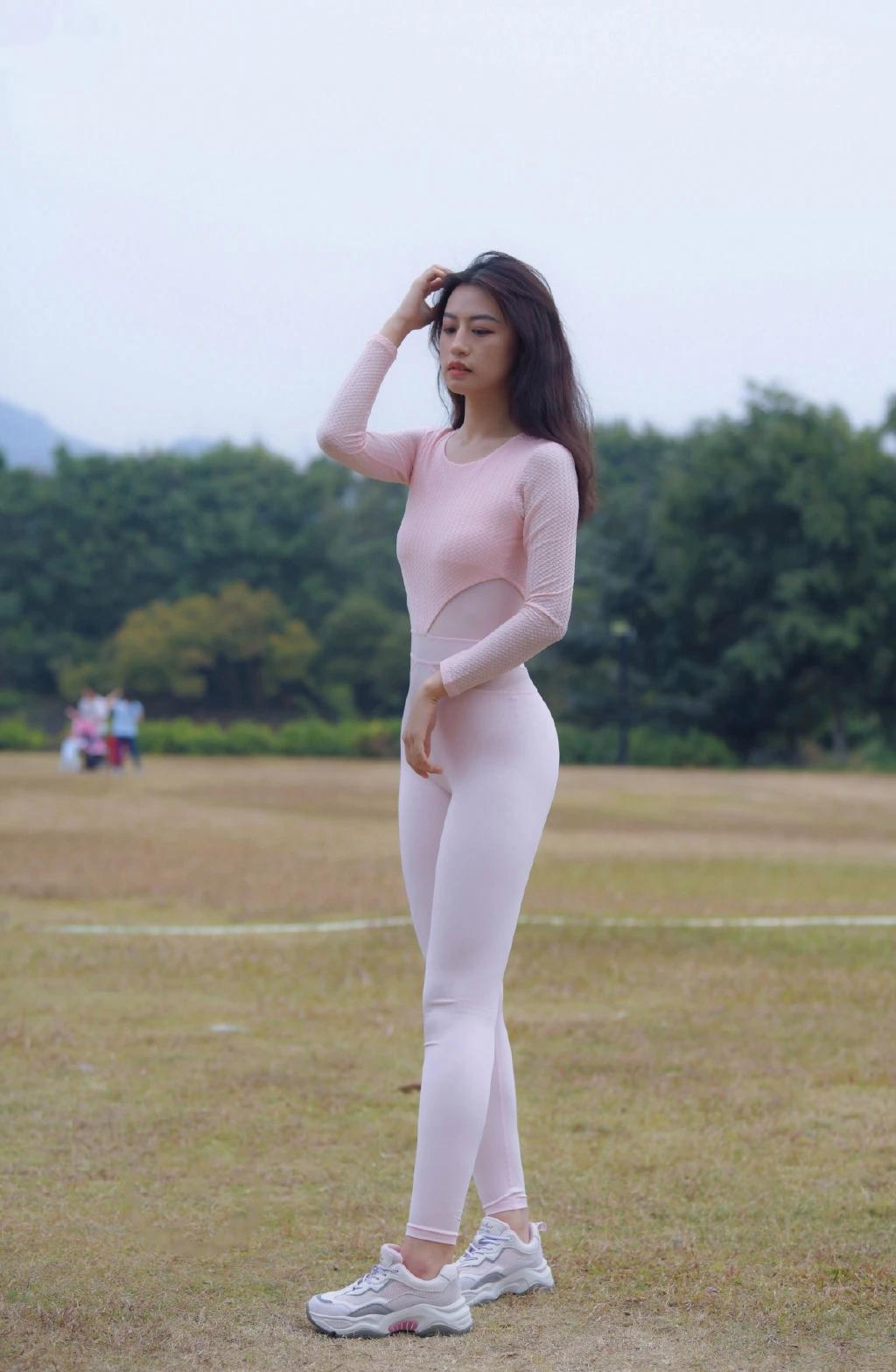 图片[1]-柔情似水的瑜伽裤姑娘 J1429 291P1V-14.6GB-靓街拍