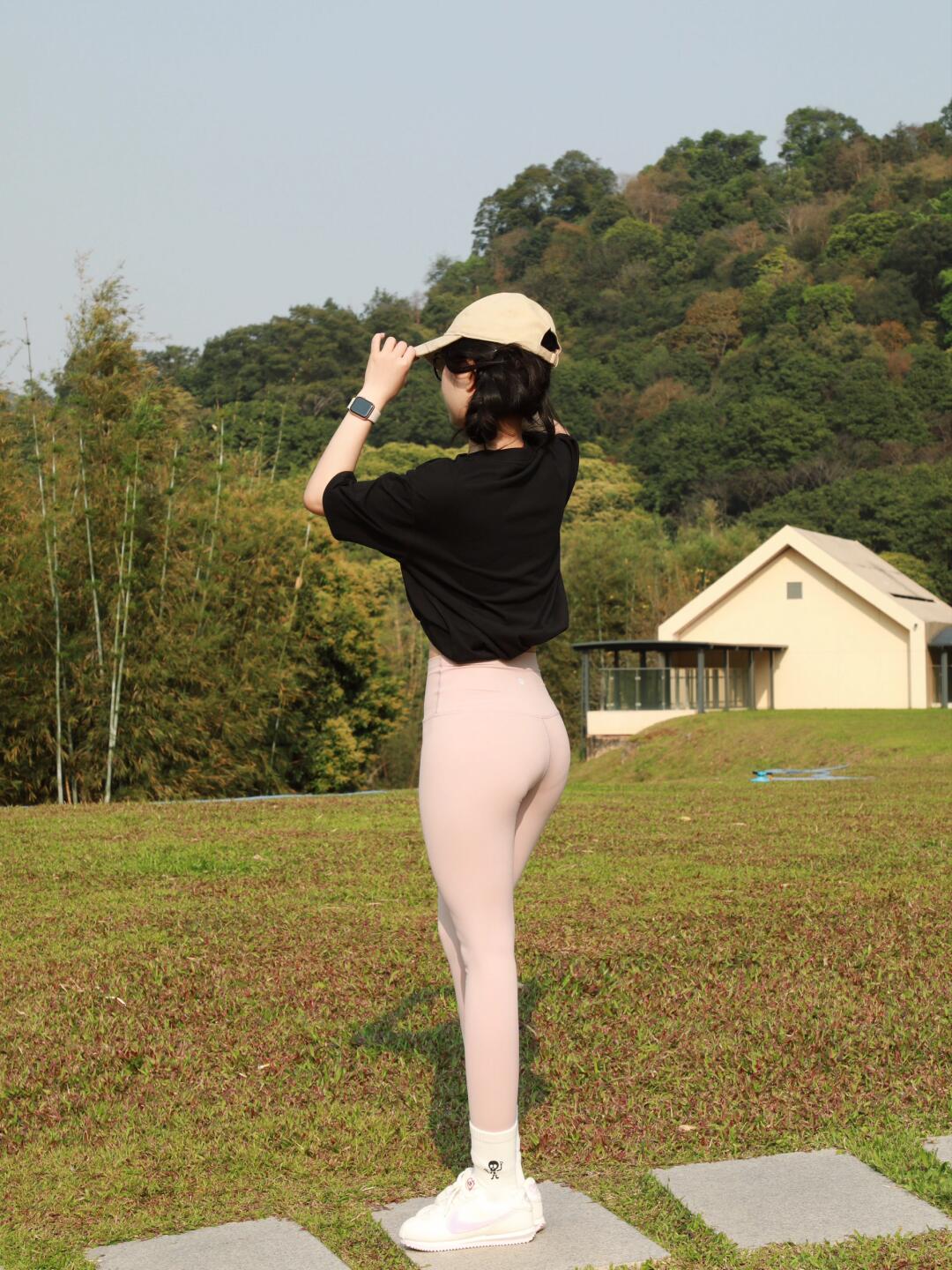图片[2]-喜欢瑜伽的阳光快乐女孩【135P】04042-靓街拍