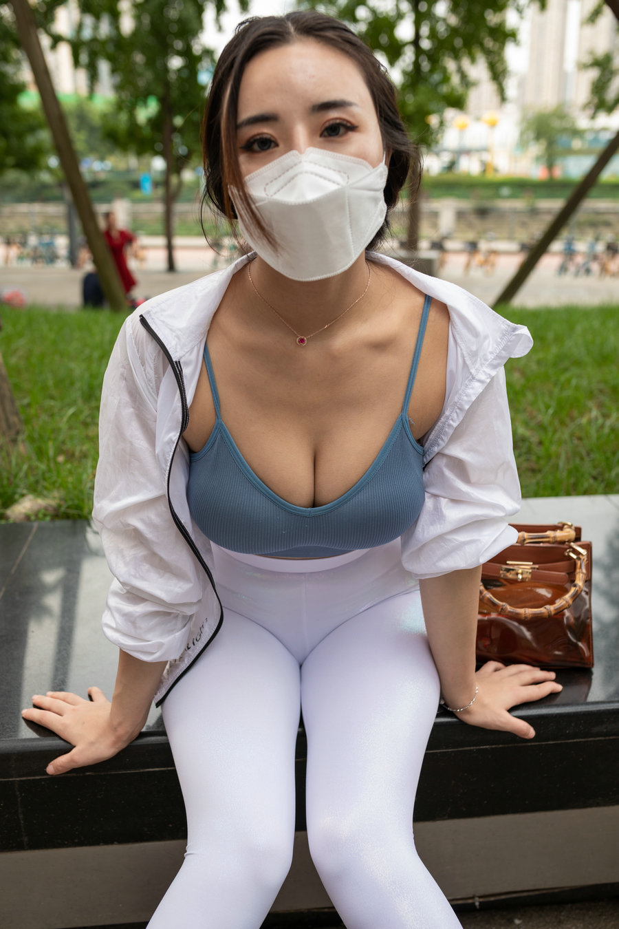 图片[1]-白色瑜伽裤女孩很漂亮 J1518 856P4V-30.0GB-靓街拍
