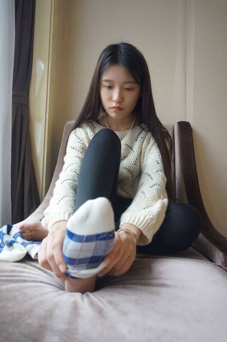 图片[5]-眼神很清澈的赤脚女孩【59P】20020-靓街拍