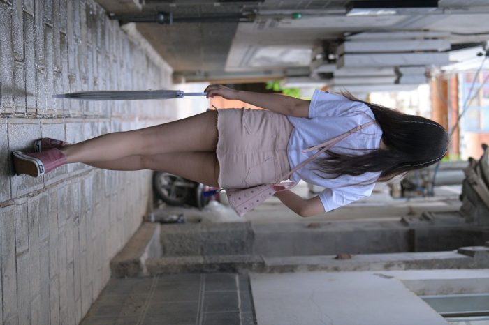 非常清纯甜美的短裙姑娘在逛街【458P】00052-靓街拍