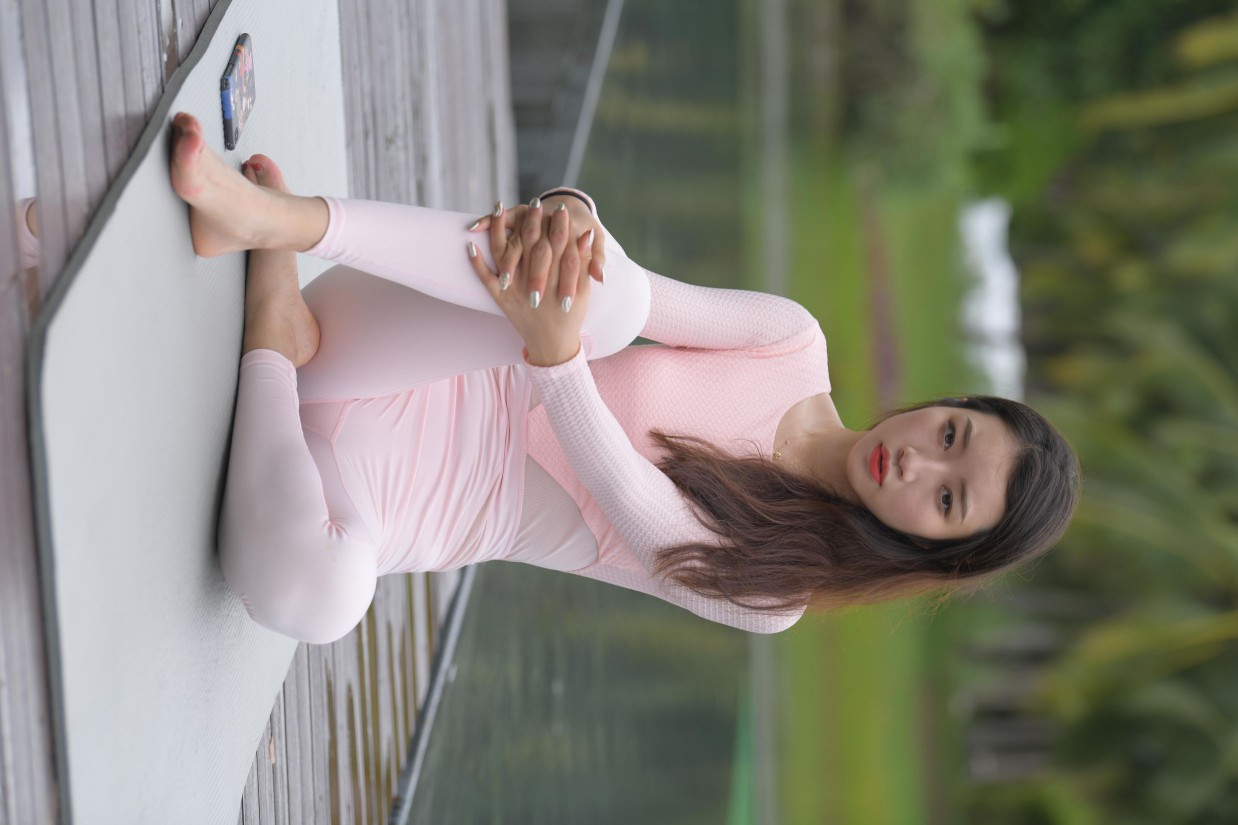 图片[7]-很漂亮眼睛也很大的白色瑜伽裤女孩【249P】00063-靓街拍