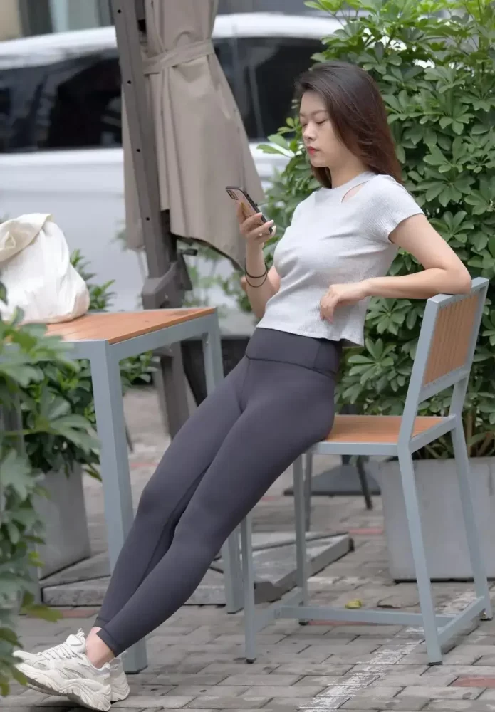 图片[4]-黑色瑜伽裤靓丽女孩J2200 905P1V-30.5GB-靓街拍