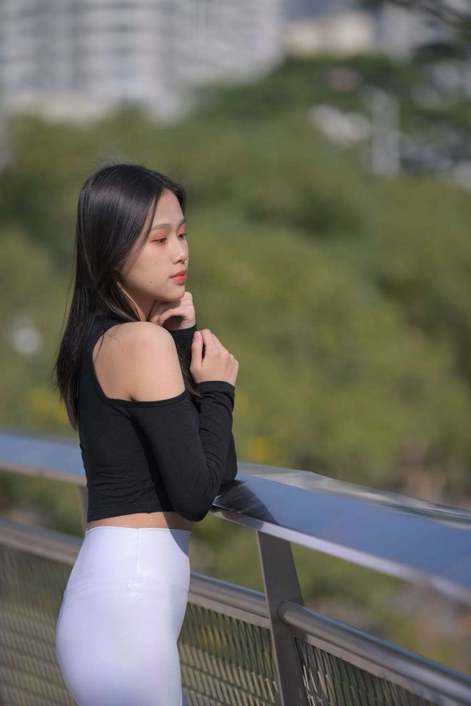 图片[4]-穿紧身白裤的端庄女孩 J1436 674P1V-22.2GB-靓街拍