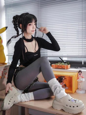 图片[9]-牛仔热裤+灰丝姑娘玩自拍-靓街拍