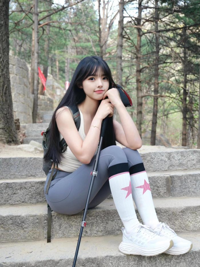 爱爬山的瑜伽裤MM，太甜美了！~-靓街拍
