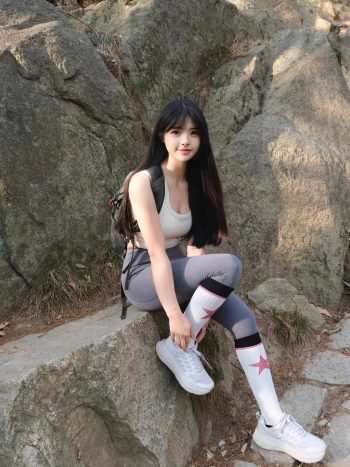 图片[7]-爱爬山的瑜伽裤MM，太甜美了！~-靓街拍