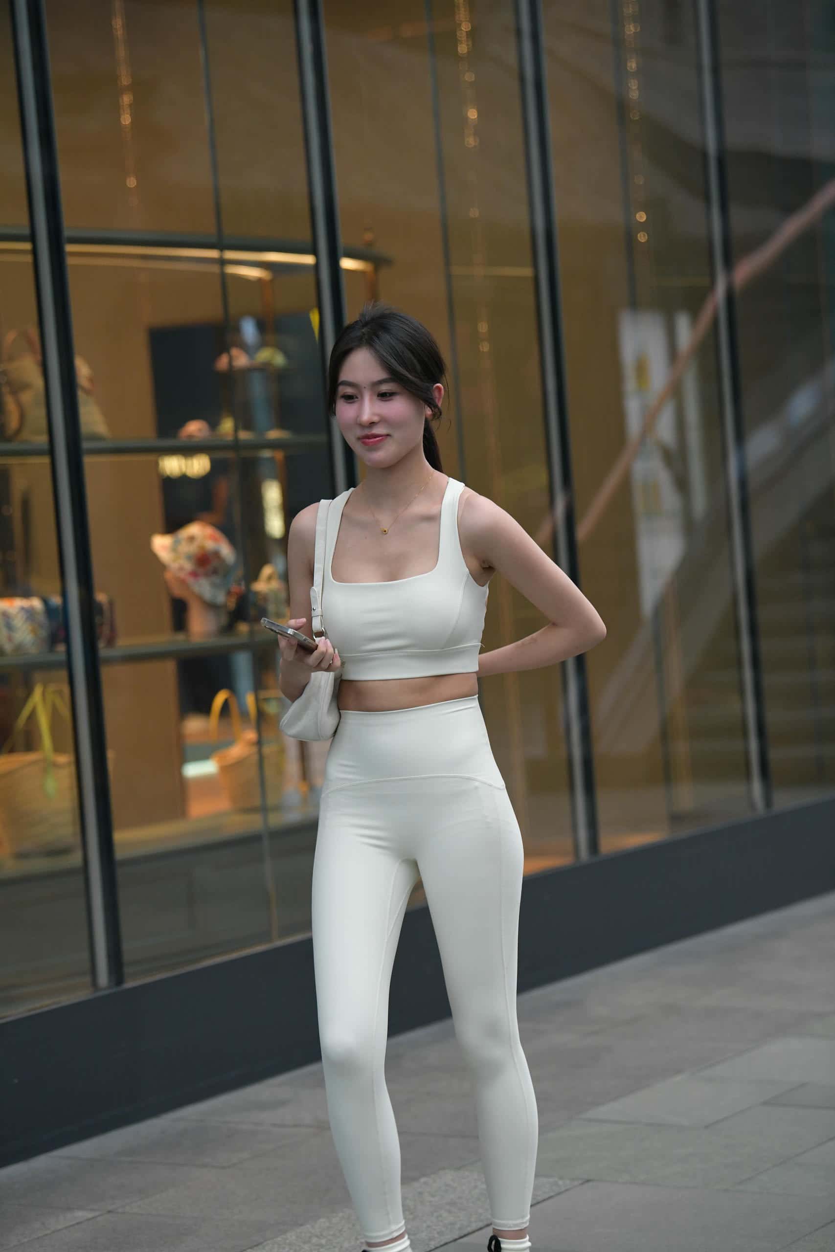 图片[3]-白色瑜伽裤女孩【212P】J8076-靓街拍