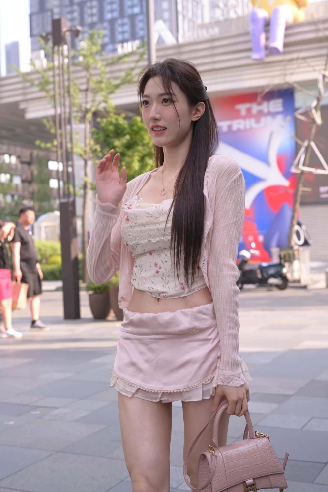穿蕾丝蛋糕裙的粉色系少女【131P】J7577-靓街拍