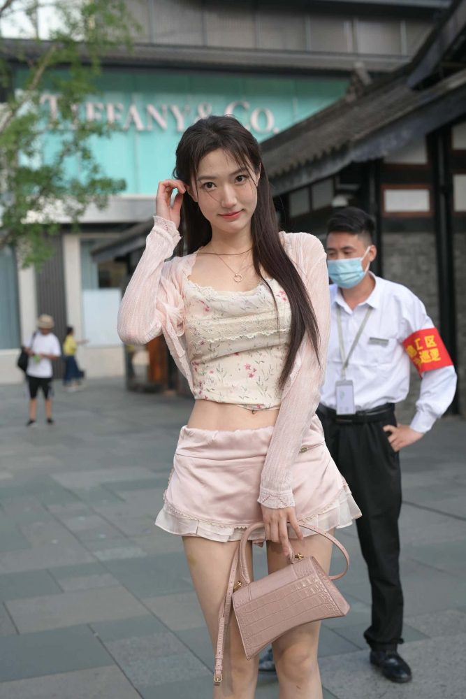 穿蕾丝蛋糕裙的粉色系少女【131P】J7577-靓街拍