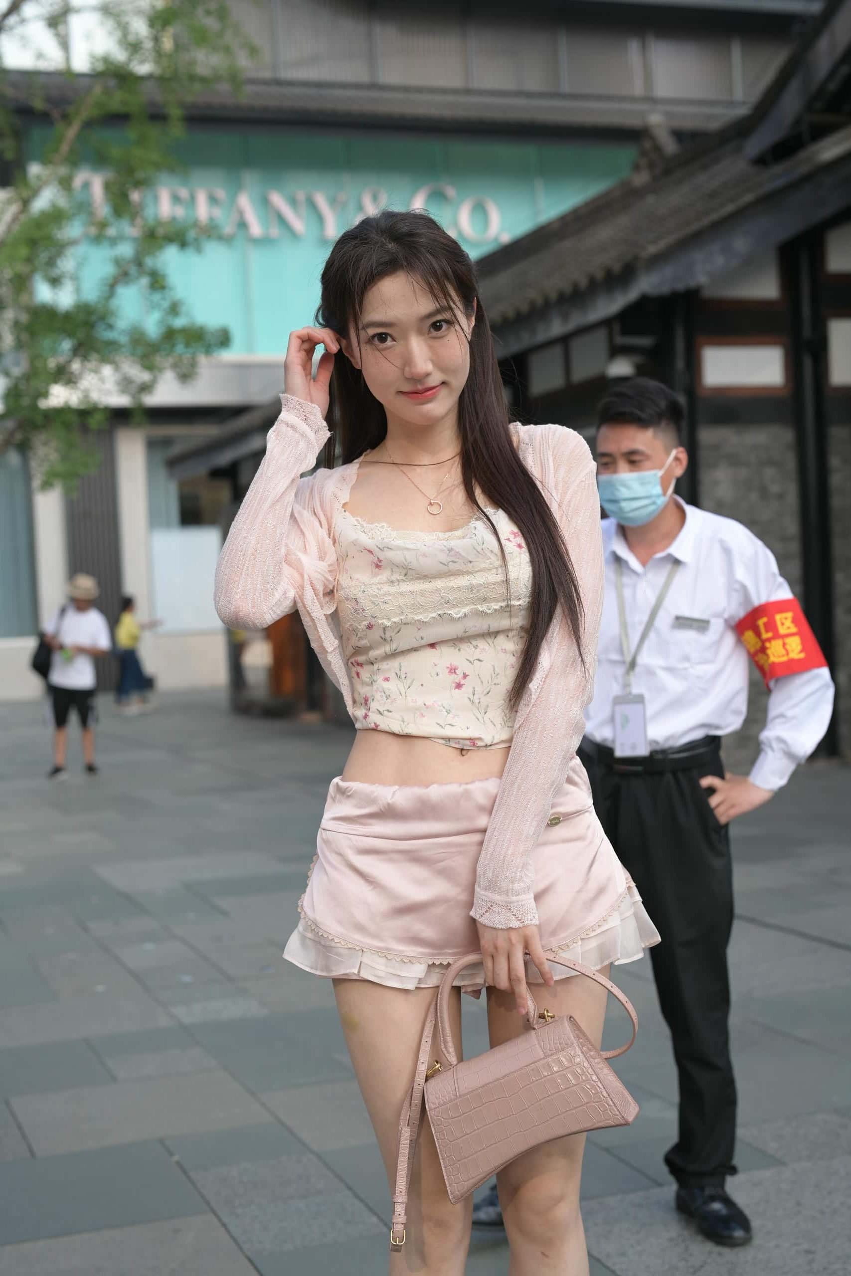 图片[2]-穿蕾丝蛋糕裙的粉色系少女【131P】J7577-靓街拍