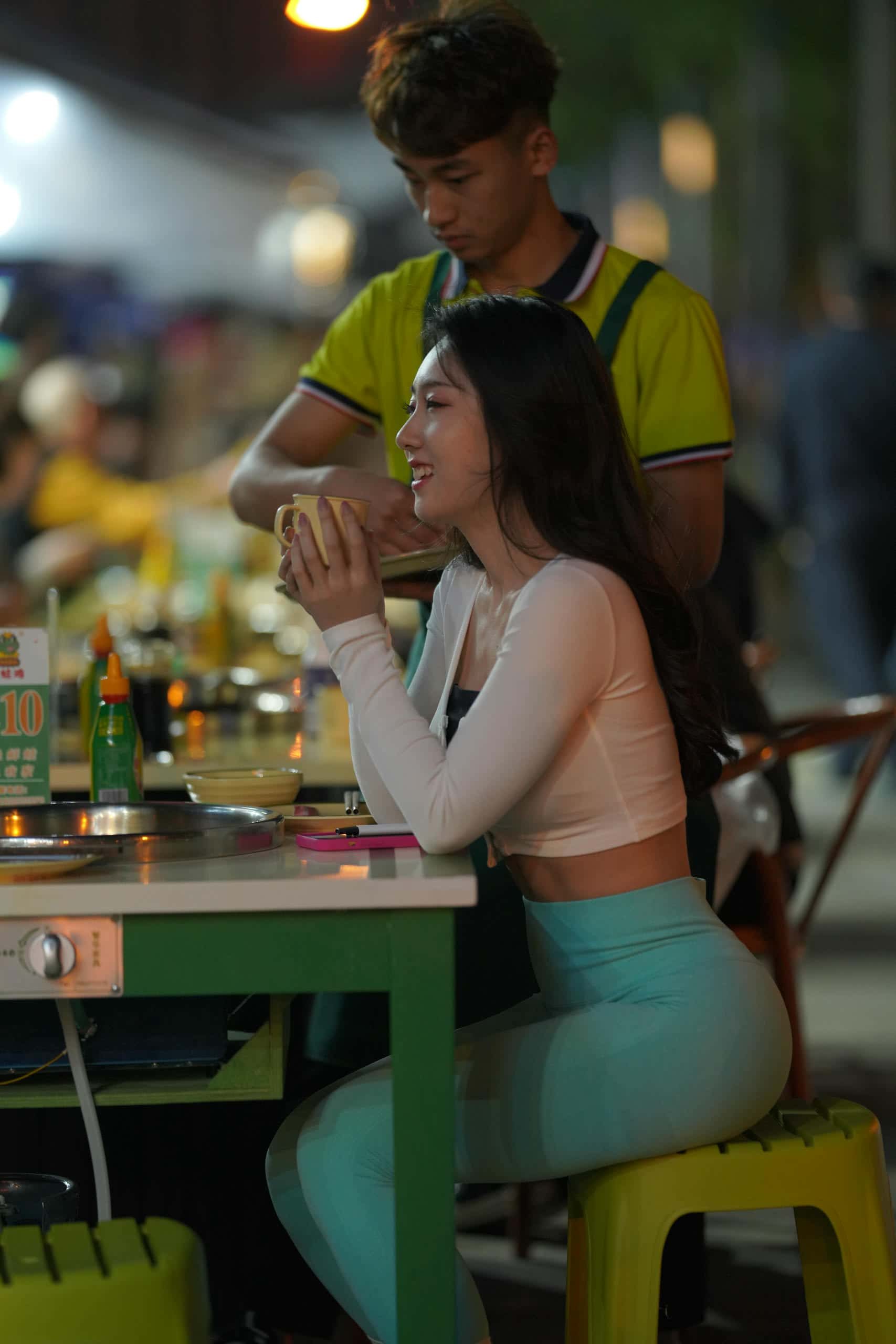 图片[2]-偶遇吃夜宵的清纯妹子【505P】J5464-靓街拍