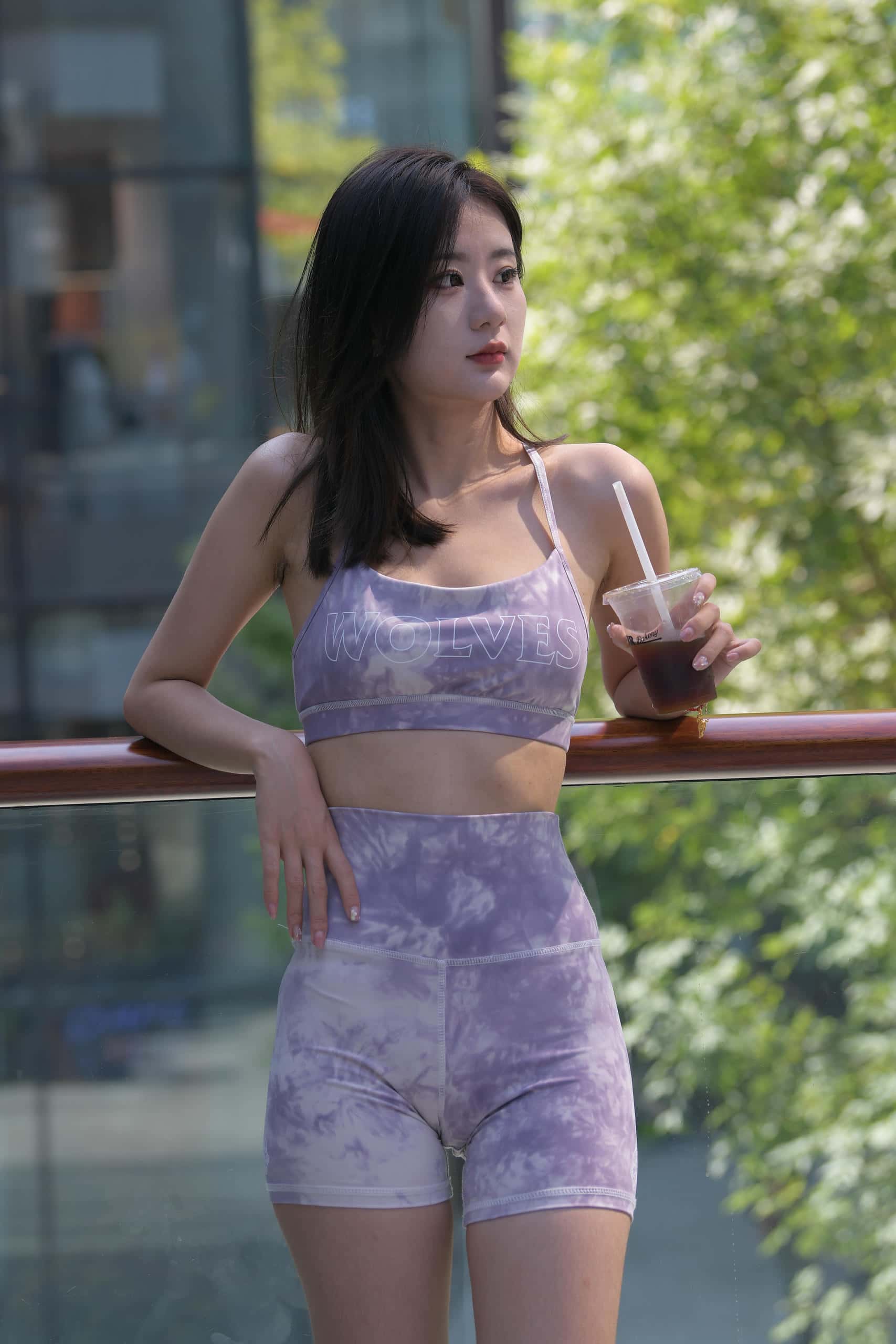 图片[3]-紫粉扎染紧身短裤美眉 【648P】J8295-靓街拍