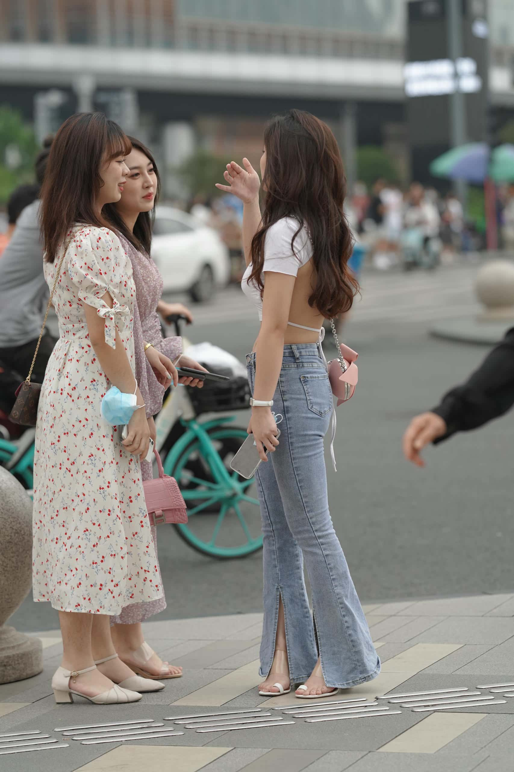 图片[5]-爱笑的蓝色紧身牛仔裤妹子【137P】P0220-靓街拍